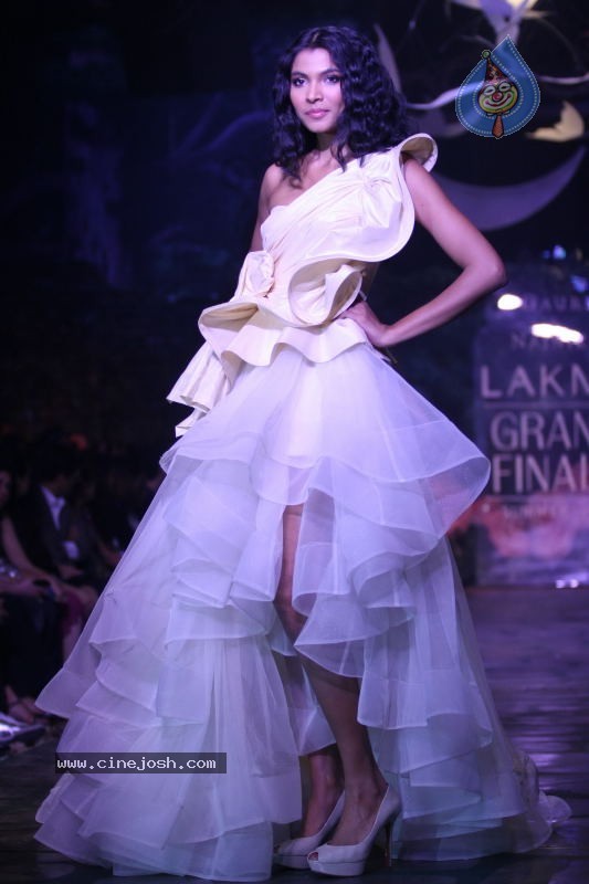 LFW Grand Finale Fashion Show - 42 / 117 photos