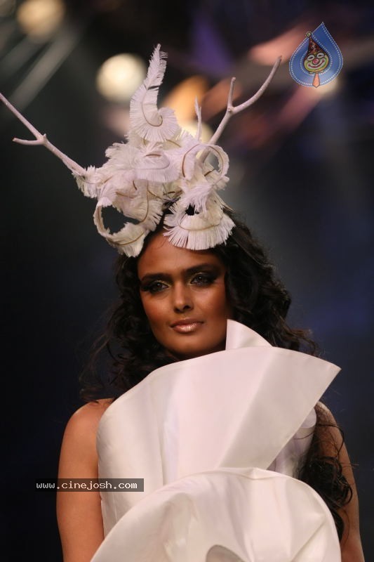 LFW Grand Finale Fashion Show - 51 / 117 photos