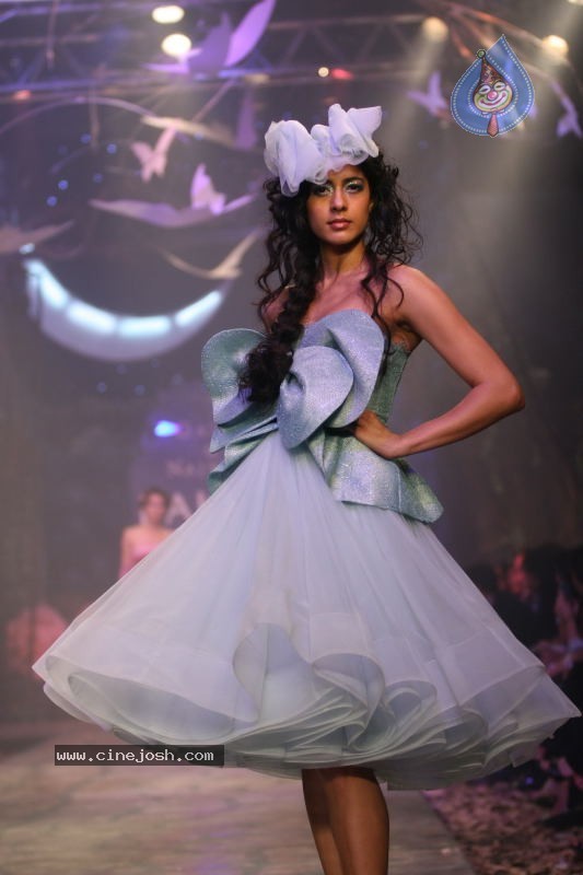 LFW Grand Finale Fashion Show - 57 / 117 photos