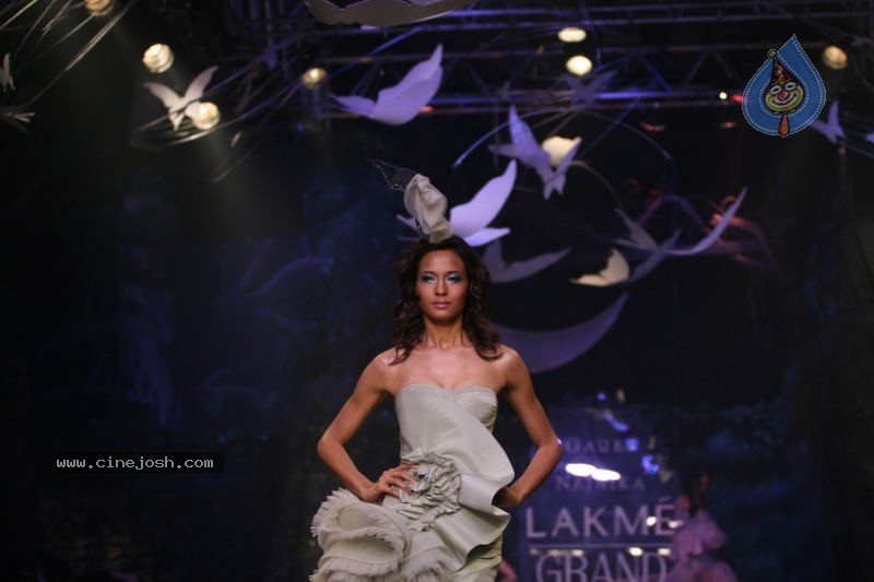 LFW Grand Finale Fashion Show - 60 / 117 photos