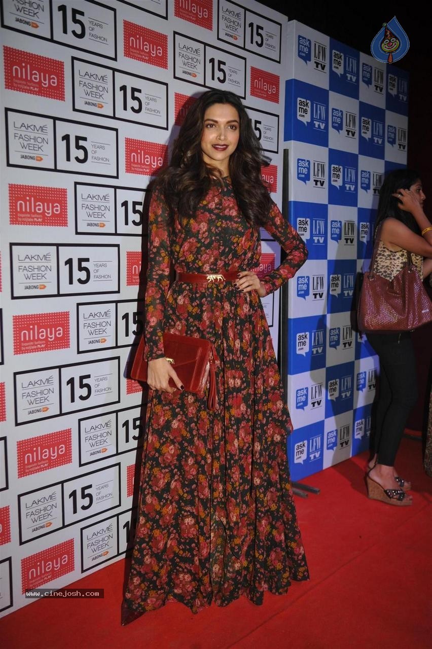 LFW Summer Resort 2015 Fashion Show - 47 / 93 photos