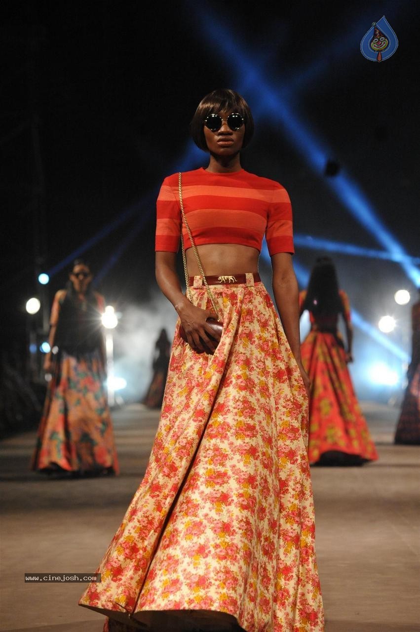 LFW Summer Resort 2015 Fashion Show - 87 / 93 photos