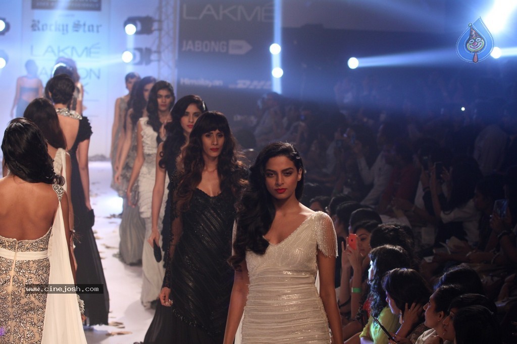 LFW Winter Festive 2014 Day 3 - 10 / 110 photos