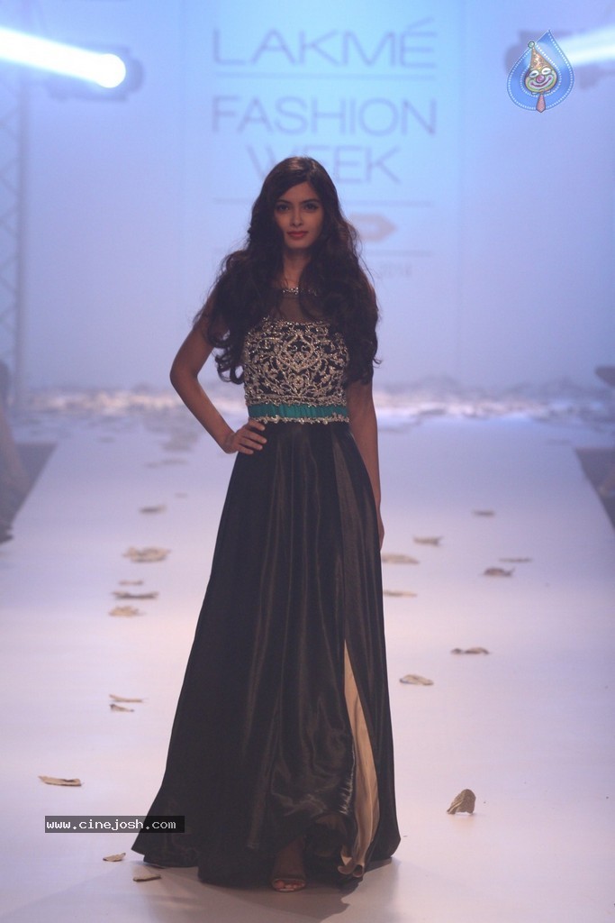 LFW Winter Festive 2014 Day 3 - 32 / 110 photos