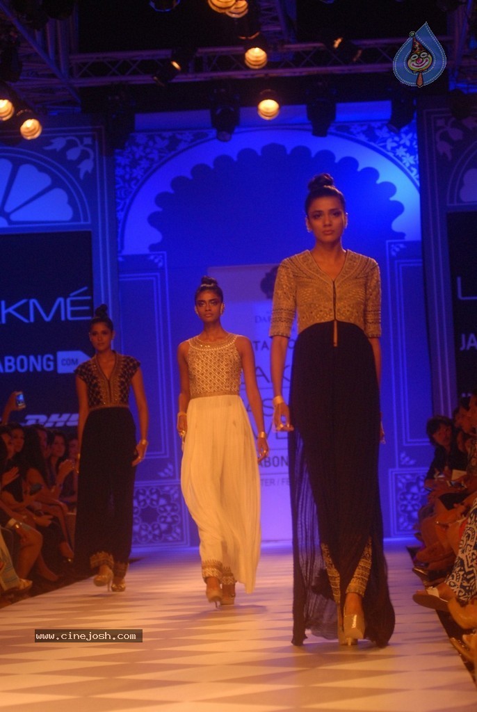 LFW Winter Festive 2014 Day 3 - 45 / 110 photos