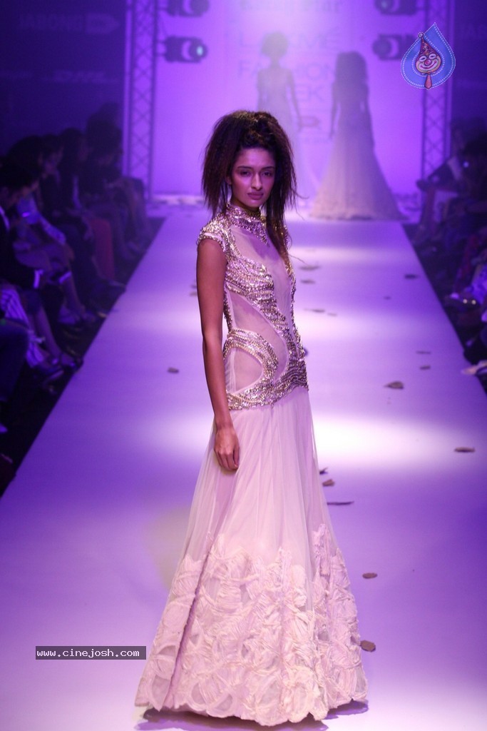 LFW Winter Festive 2014 Day 3 - 73 / 110 photos