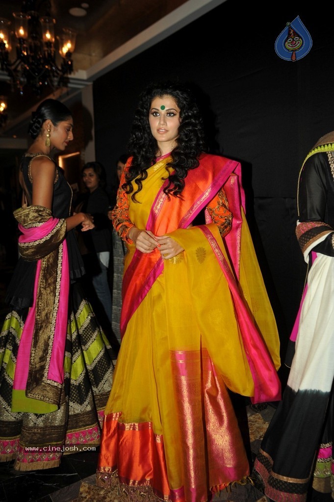 LFW Winter Festive 2014 Day 3 - 76 / 110 photos