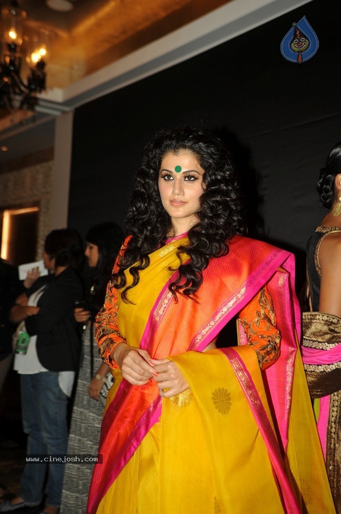 LFW Winter Festive 2014 Day 3 - 85 / 110 photos