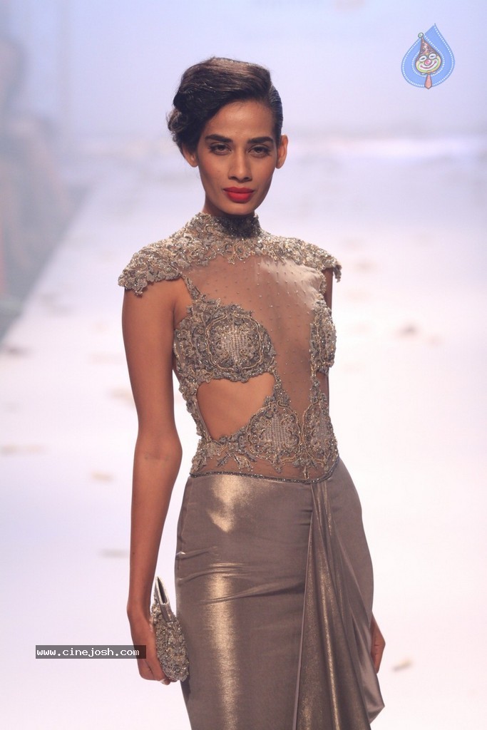 LFW Winter Festive 2014 Day 3 - 99 / 110 photos