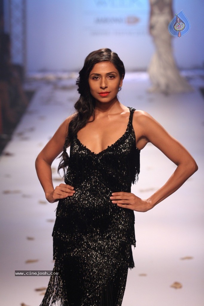 LFW Winter Festive 2014 Day 3 - 106 / 110 photos