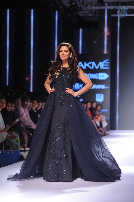 LFW Winter Festive 2015 Fashion Show 2 - 2 / 78 photos