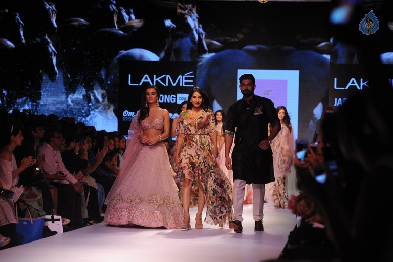LFW Winter Festive 2015 Fashion Show 2 - 6 / 78 photos