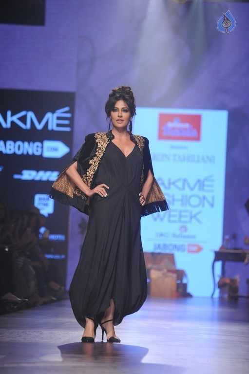 LFW Winter Festive 2015 Fashion Show 2 - 14 / 78 photos
