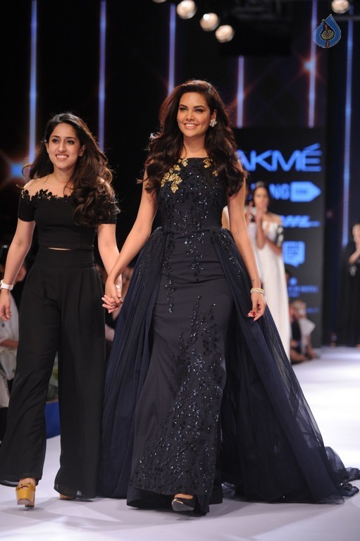 LFW Winter Festive 2015 Fashion Show 2 - 15 / 78 photos