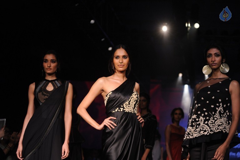 LFW Winter Festive 2015 Fashion Show 2 - 21 / 78 photos