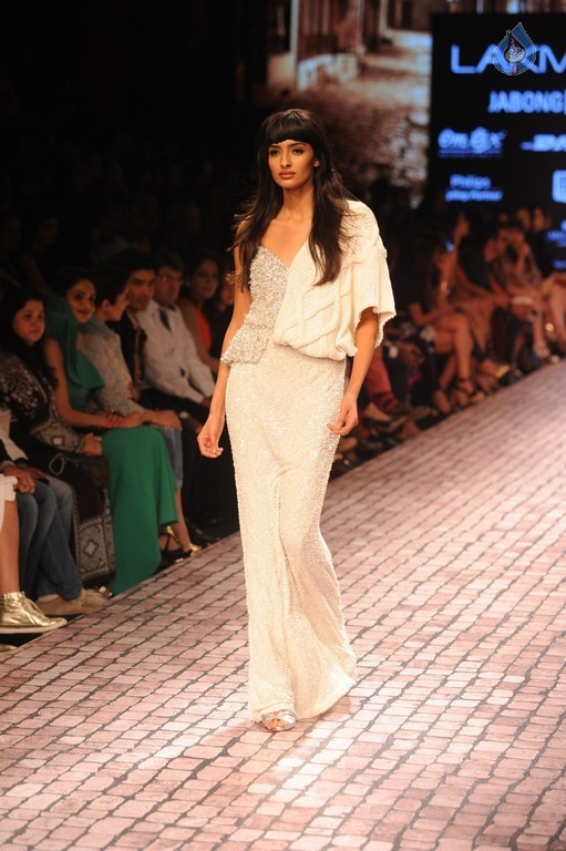 LFW Winter Festive 2015 Fashion Show 2 - 33 / 78 photos