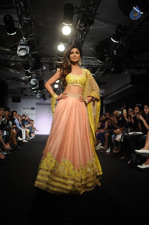 LFW Winter Festive 2015 Fashion Show 2 - 37 / 78 photos