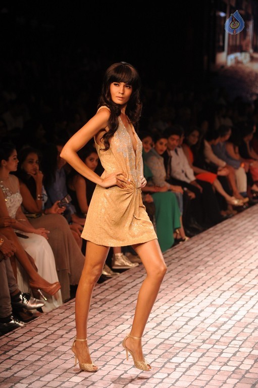 LFW Winter Festive 2015 Fashion Show 2 - 42 / 78 photos