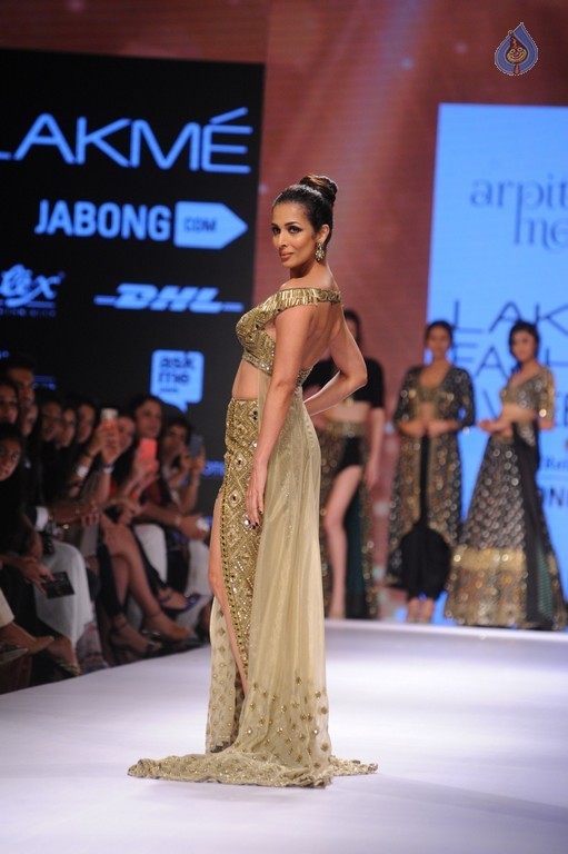 LFW Winter Festive 2015 Fashion Show 2 - 44 / 78 photos