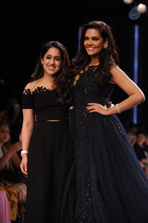LFW Winter Festive 2015 Fashion Show 2 - 53 / 78 photos