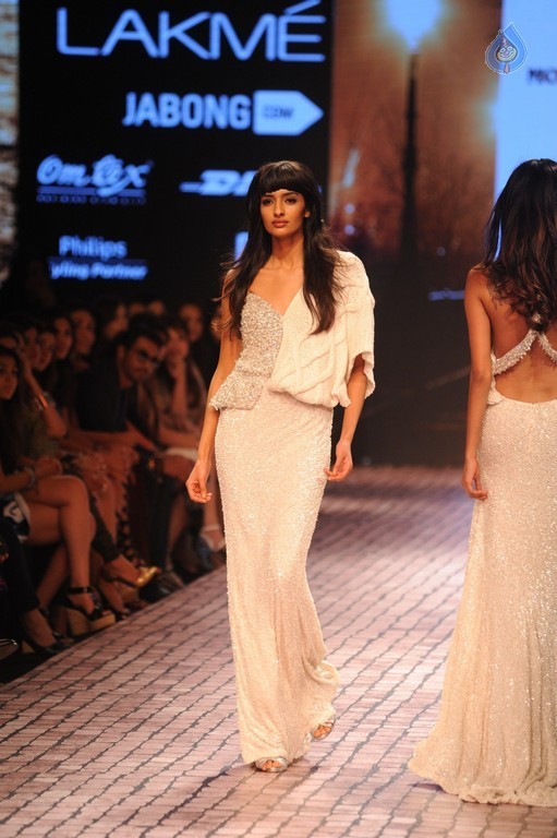 LFW Winter Festive 2015 Fashion Show 2 - 63 / 78 photos