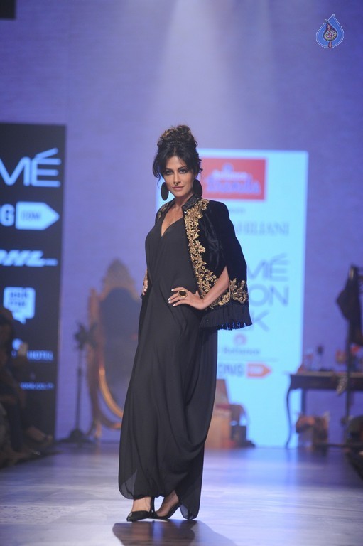 LFW Winter Festive 2015 Fashion Show 2 - 71 / 78 photos