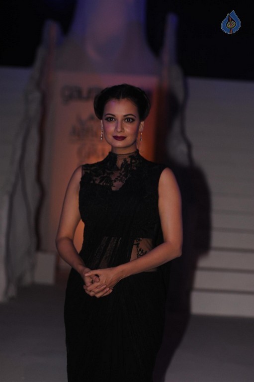 LFW Winter Festive 2015 Grand Finale Red Carpet - 9 / 30 photos