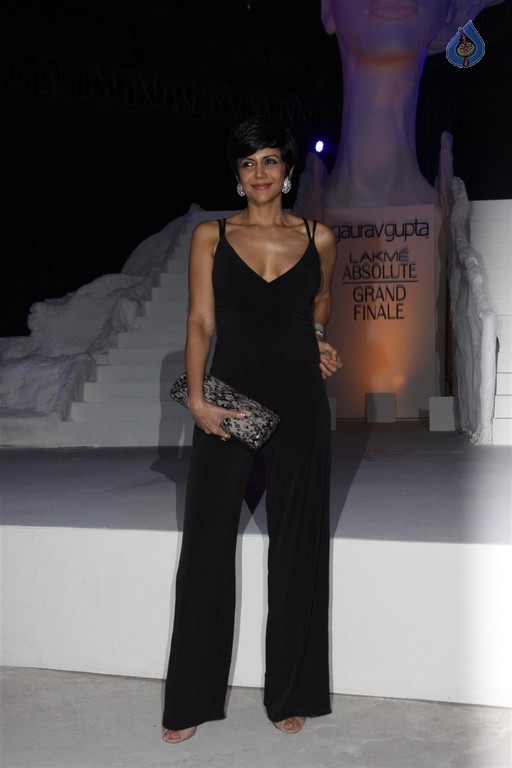 LFW Winter Festive 2015 Grand Finale Red Carpet - 11 / 30 photos