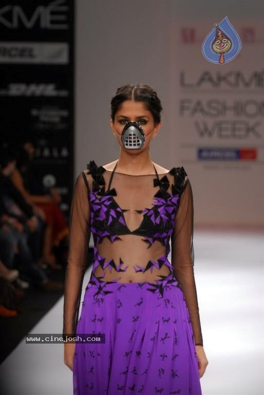 LFW Winter Festive Day 4 Shows - 33 / 109 photos