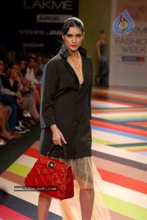 LFW Winter Festive Day 4 Shows - 66 / 109 photos