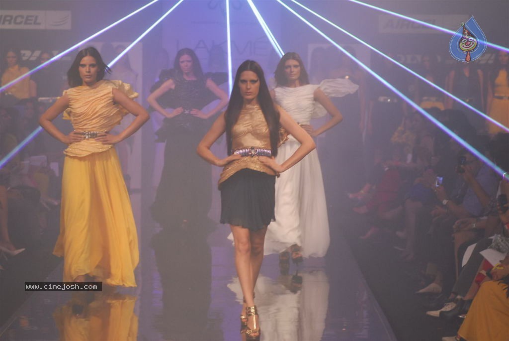 LFW Winter Festive Day 4 Shows - 107 / 109 photos