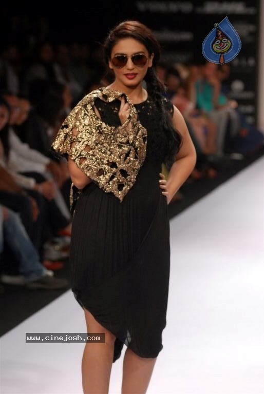 LFW Winter Festive Day 5 All Shows - 81 / 152 photos