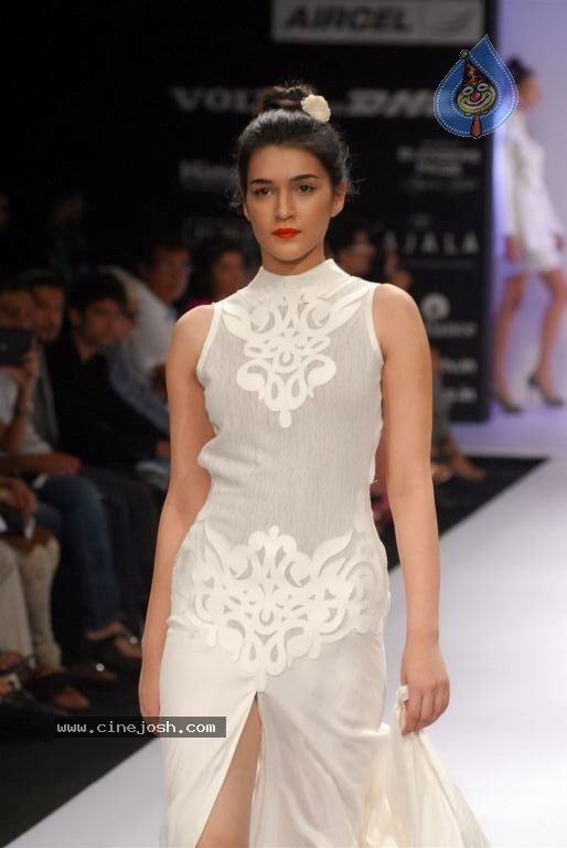 LFW Winter Festive Day 5 All Shows - 142 / 152 photos
