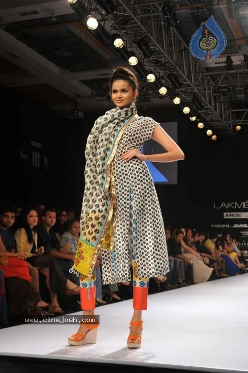 LFW Winter Festive Fashion Show - 45 / 152 photos