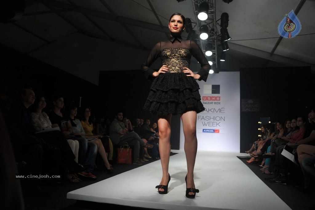 LFW Winter Festive Fashion Show - 47 / 152 photos