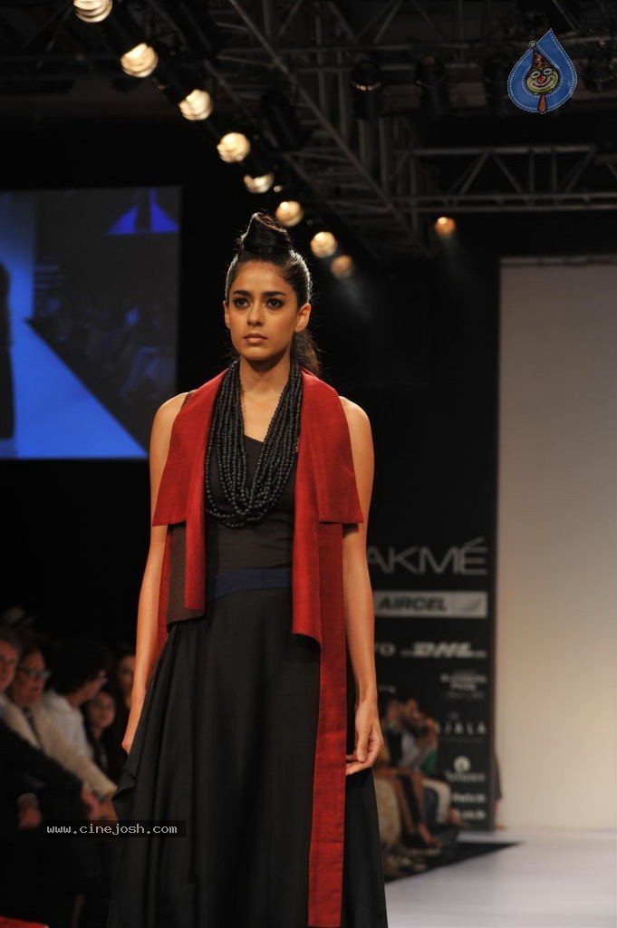 LFW Winter Festive Fashion Show - 54 / 152 photos