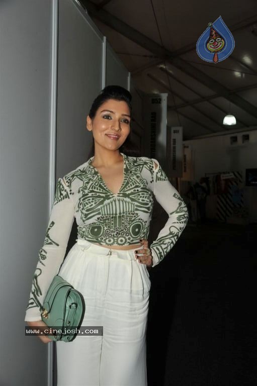 LFW Winter Festive Fashion Show - 88 / 152 photos