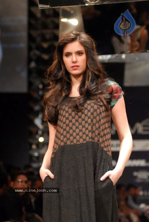 LFW Winter Festive Fashion Show - 135 / 152 photos