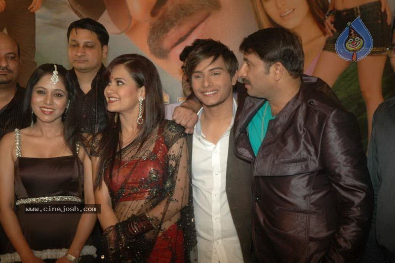 Liza Mallik Big Bhojpuri Debut with Manoj Tiwari - 70 / 88 photos