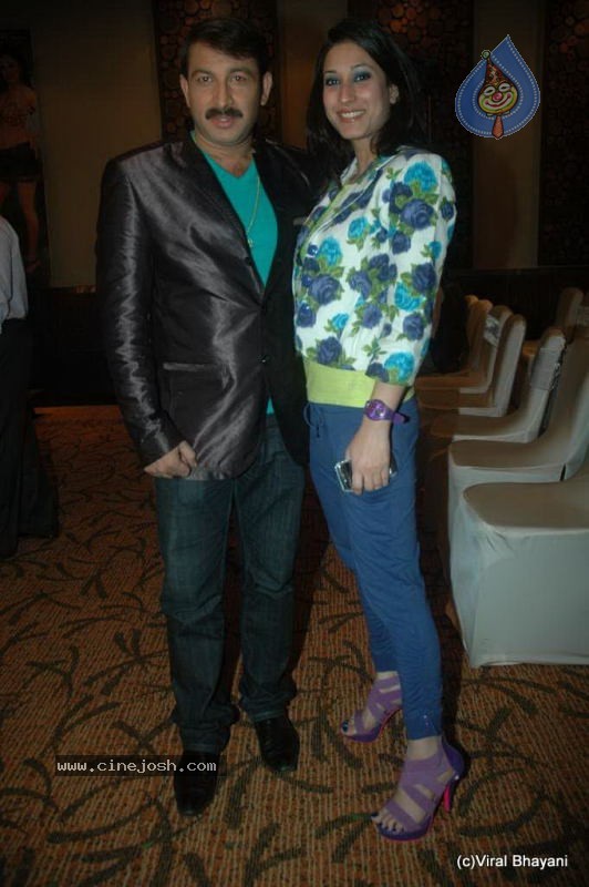 Liza Mallik Big Bhojpuri Debut with Manoj Tiwari - 80 / 88 photos