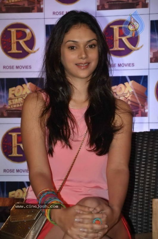 London Paris New York Movie Launch - 24 / 31 photos