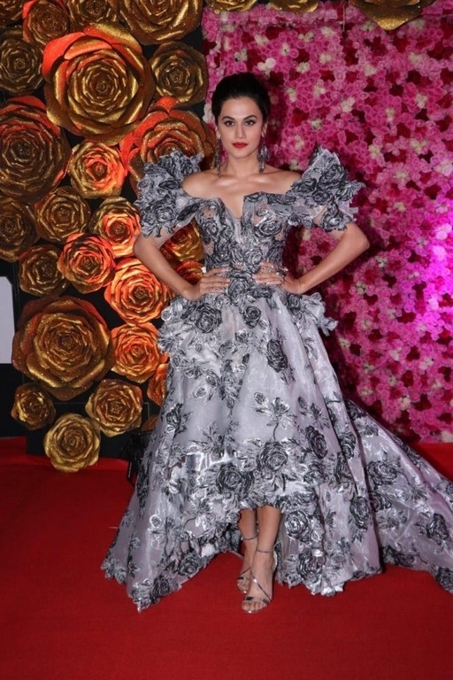 Lux Golden Rose Awards 2018 Photos - 48 / 59 photos