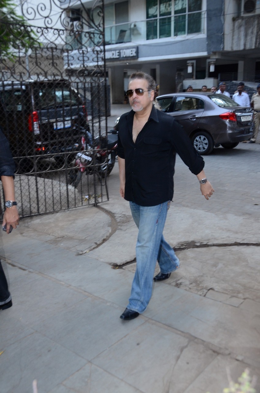 Madhur Bhandarkar Mother Condolence Meet - 17 / 85 photos