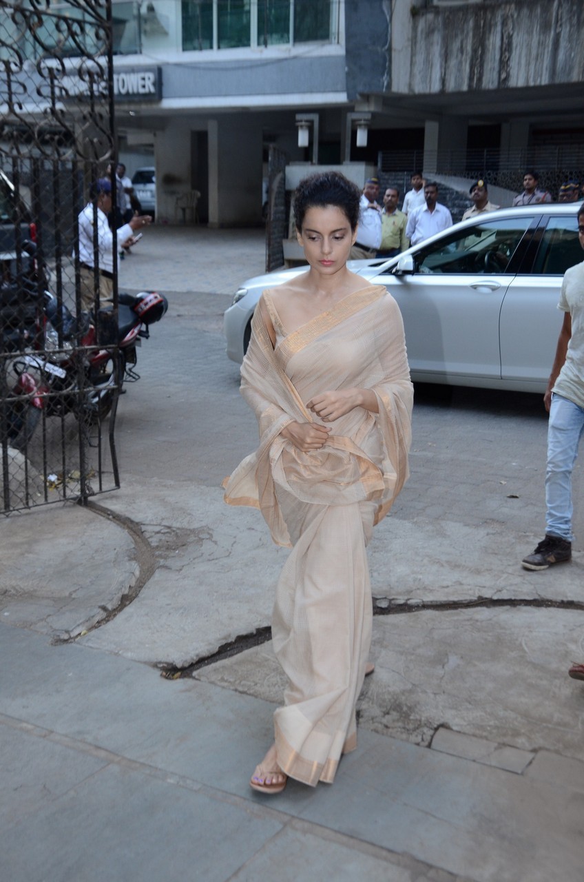 Madhur Bhandarkar Mother Condolence Meet - 36 / 85 photos