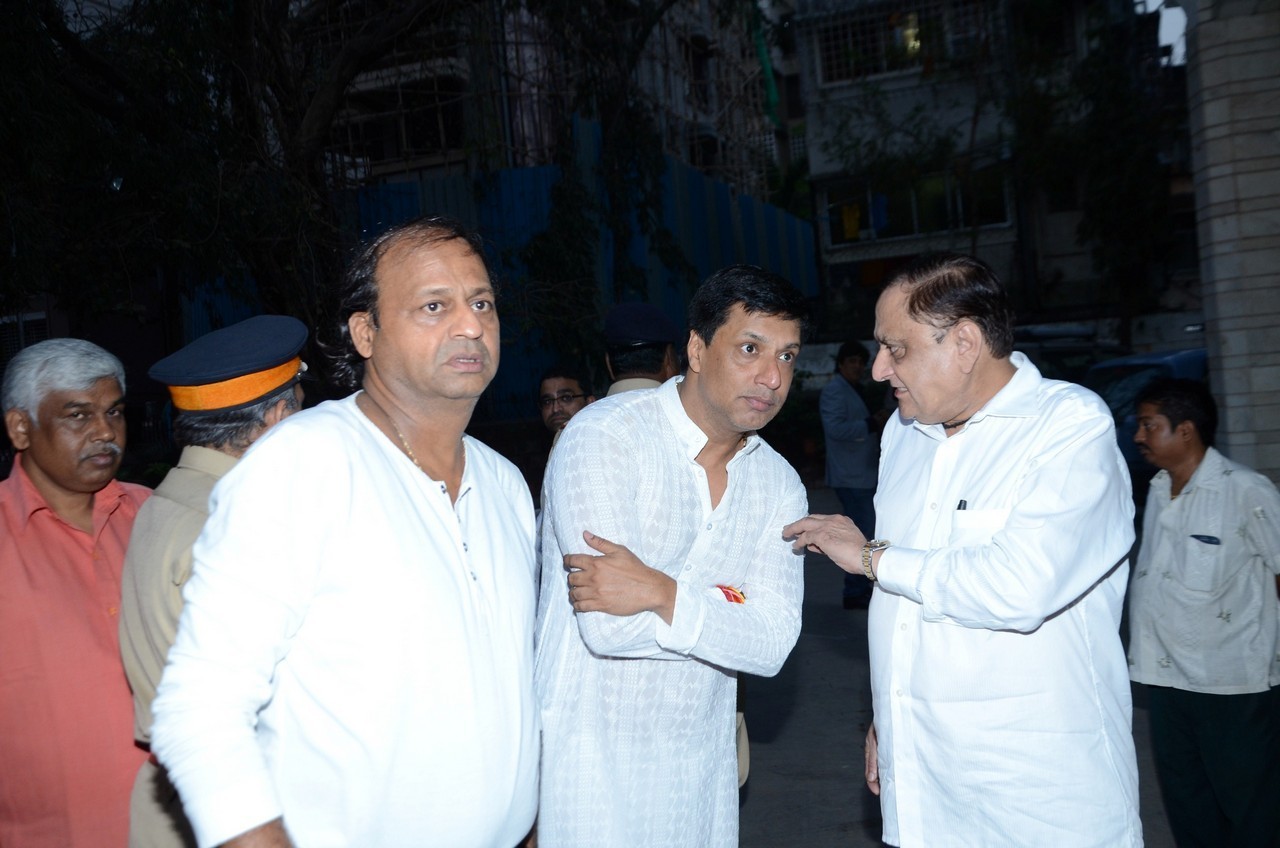 Madhur Bhandarkar Mother Condolence Meet - 46 / 85 photos