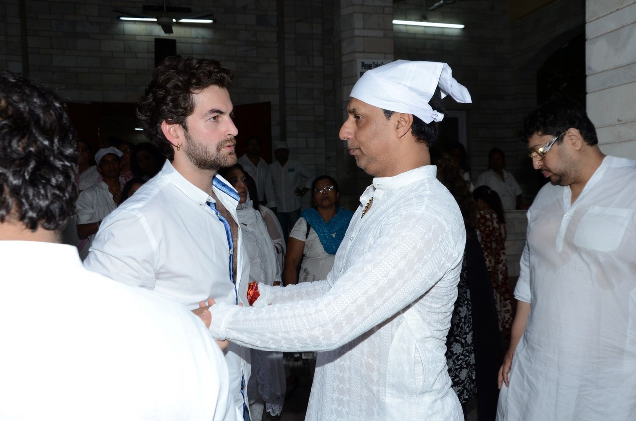 Madhur Bhandarkar Mother Condolence Meet - 47 / 85 photos