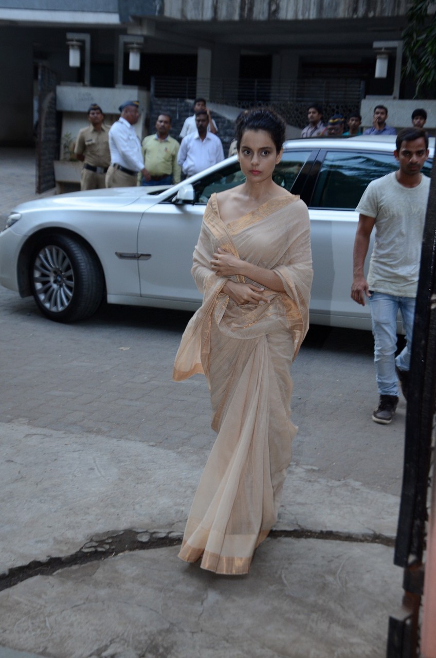 Madhur Bhandarkar Mother Condolence Meet - 52 / 85 photos