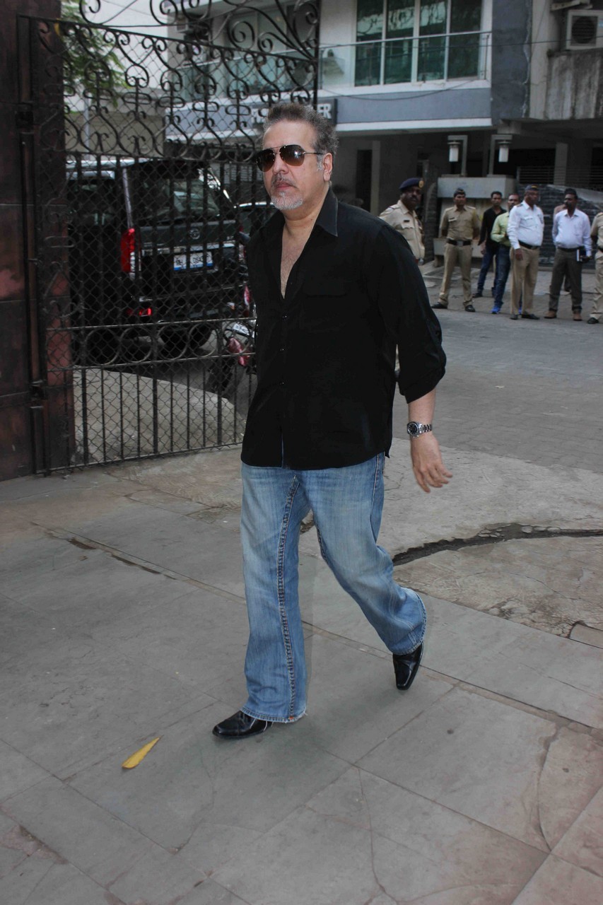 Madhur Bhandarkar Mother Condolence Meet - 57 / 85 photos