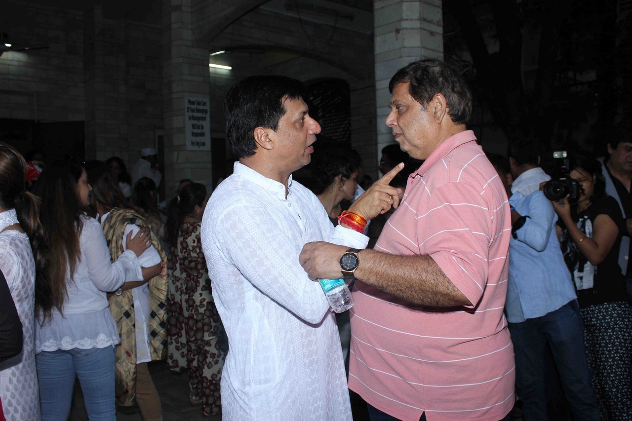 Madhur Bhandarkar Mother Condolence Meet - 76 / 85 photos