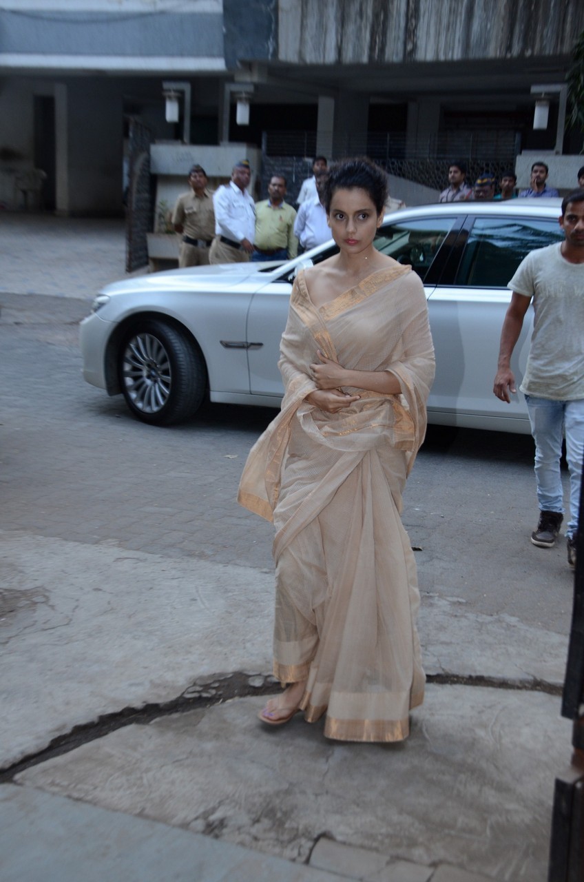 Madhur Bhandarkar Mother Condolence Meet - 78 / 85 photos